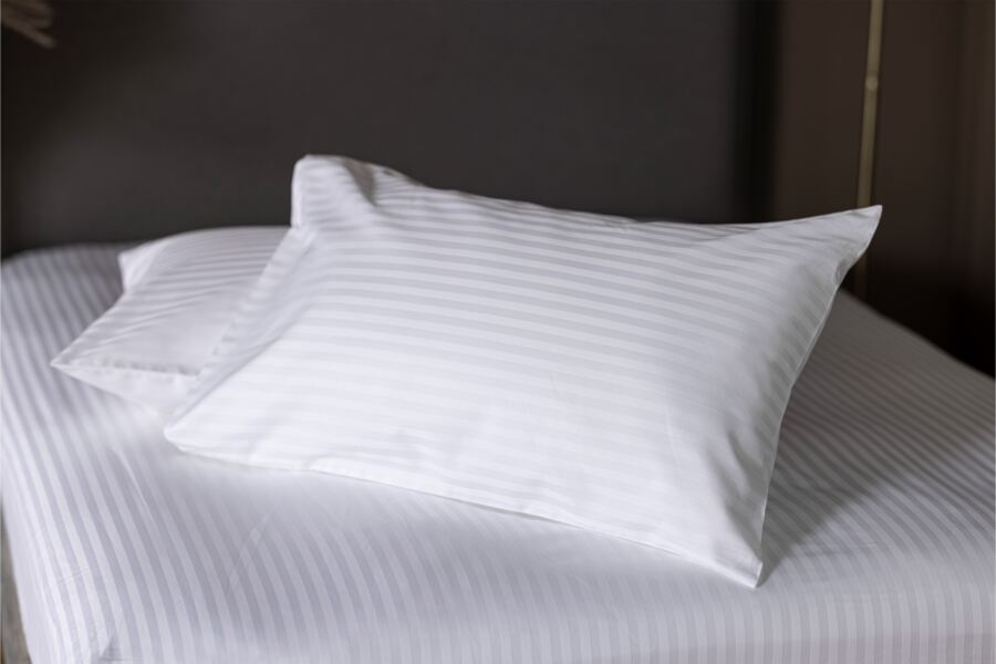 belledorm Hotel Suite 540 Count Satin Stripe Housewife Pillowcase Pair