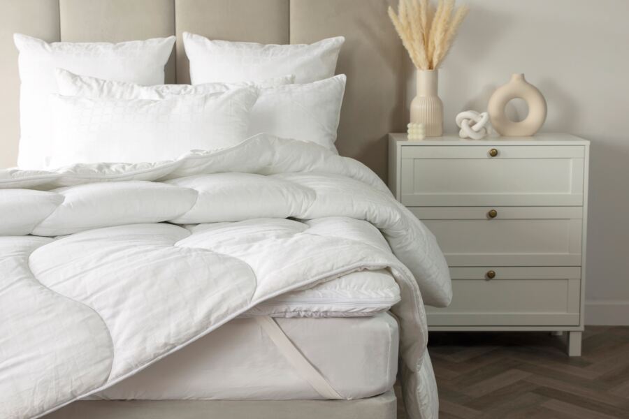 Belledorm Hotel Suite Microfibre Filling 4.5 Tog Duvet