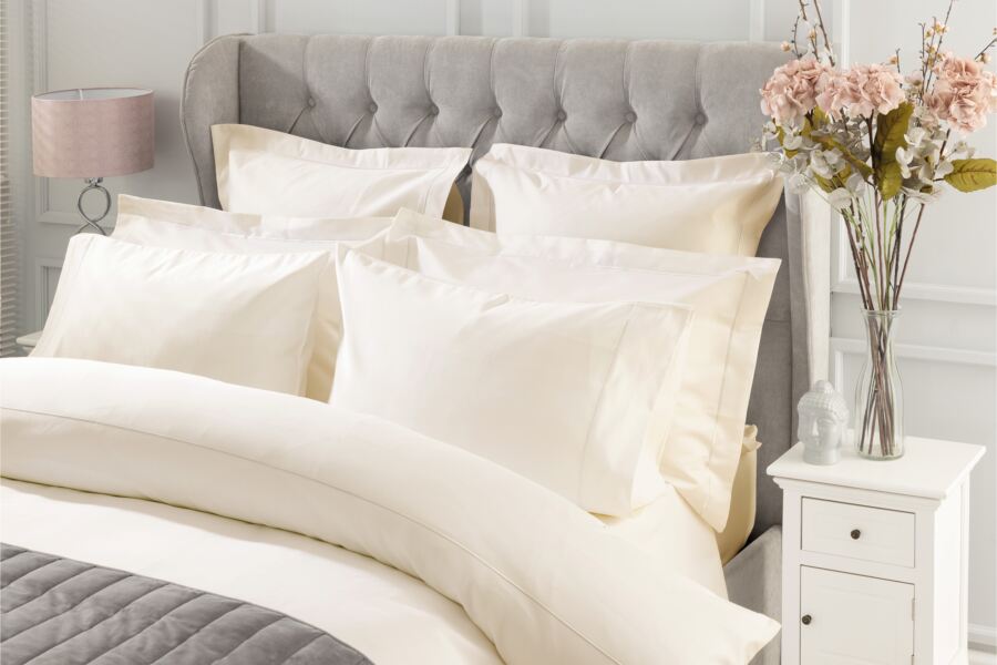 Belledorm Limited Ivory Egyptian Cotton Sateen 1000 Count Flat Sheet