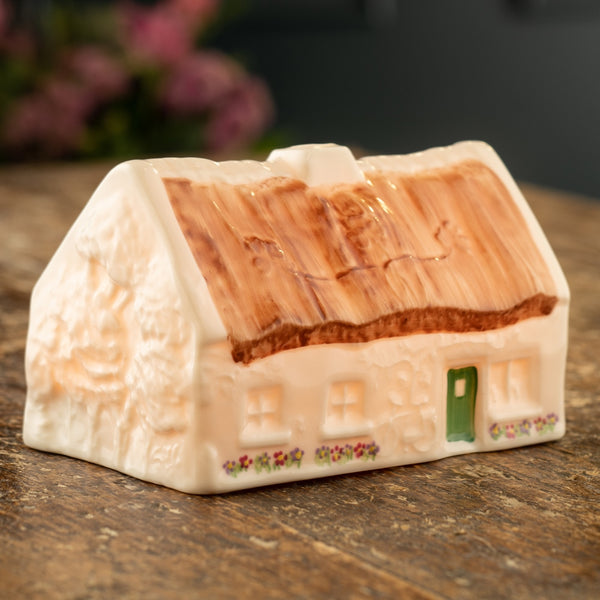 Belleek Belleek Classic Quiet Man Cottage