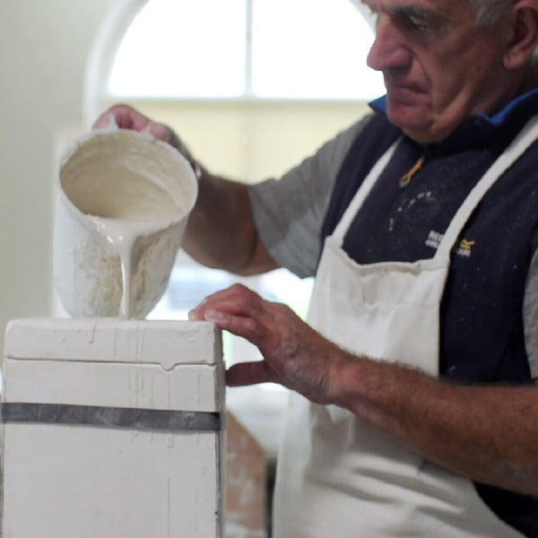 Belleek Belleek Classic Love Knot Cross Edition Piece 2020