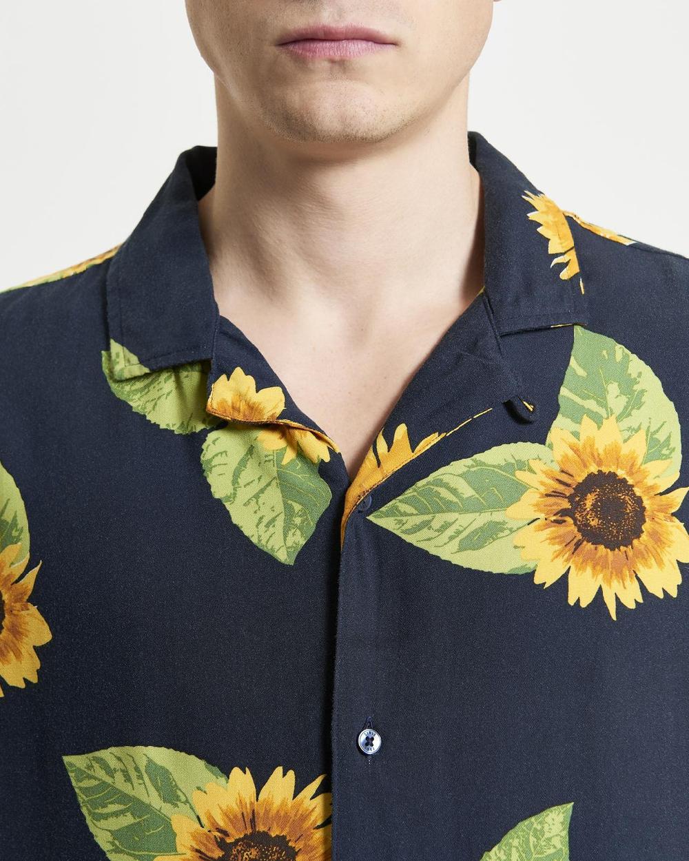Ben Sherman Short Sleeve Sunflower Print Shirt In Midnight