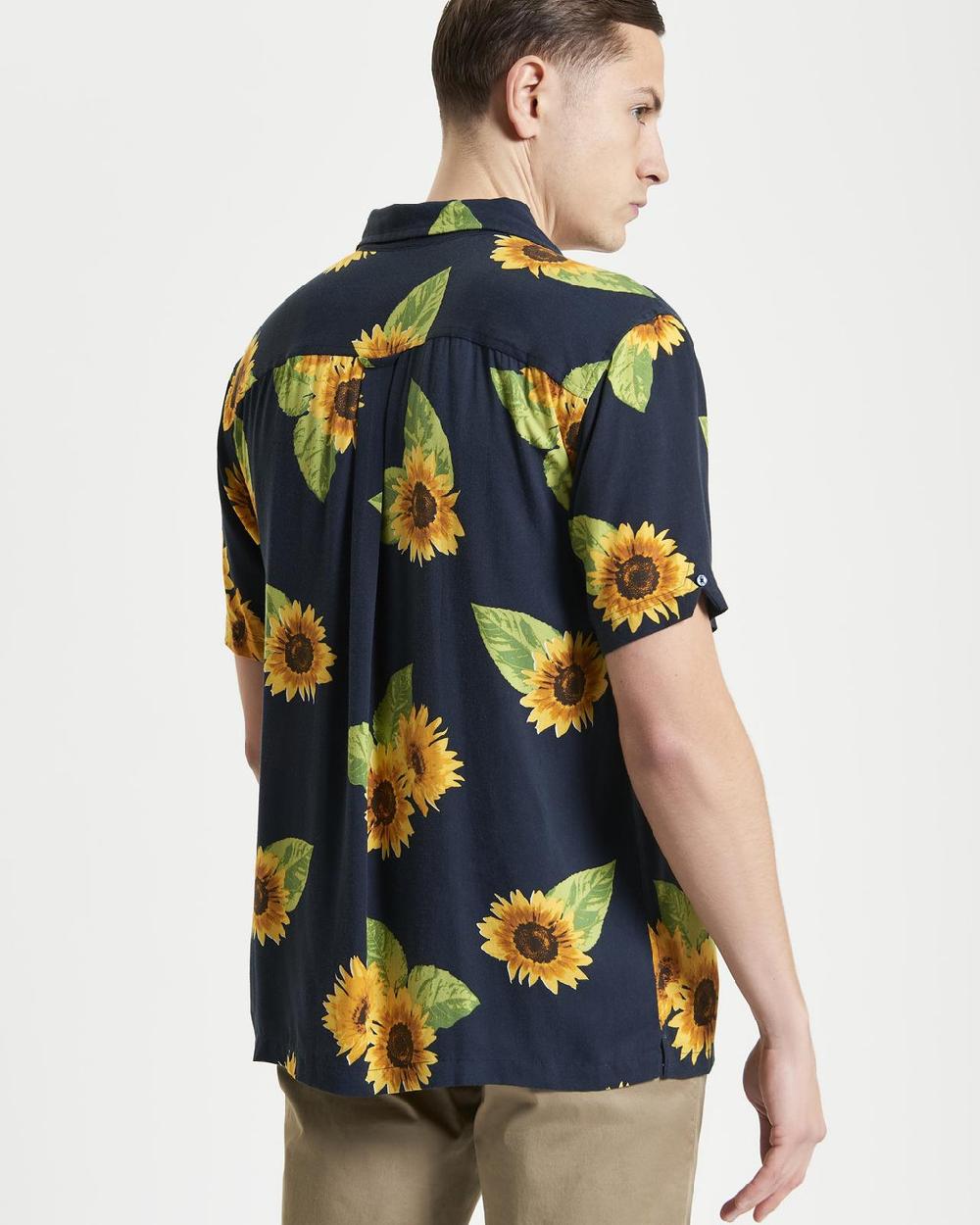 Ben Sherman Short Sleeve Sunflower Print Shirt In Midnight