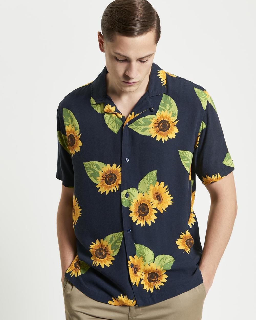 ben sherman Short Sleeve Sunflower Print Shirt in Midnight