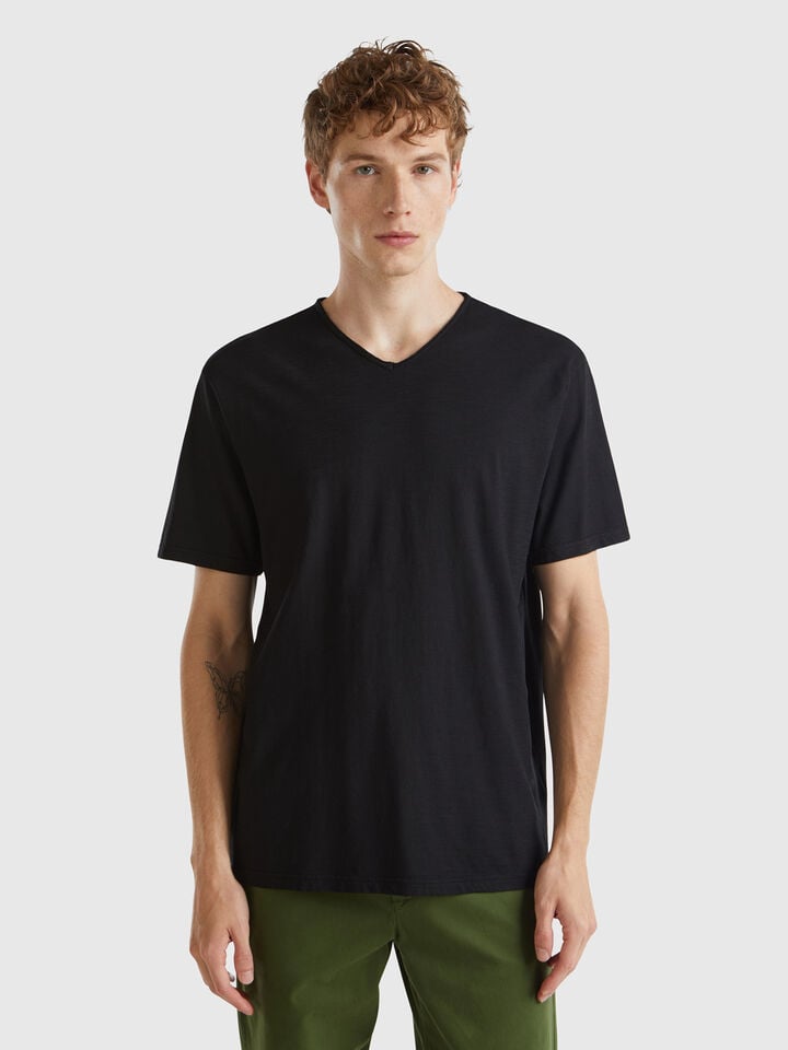 benetton 100% cotton t-shirt with V-neck Black
