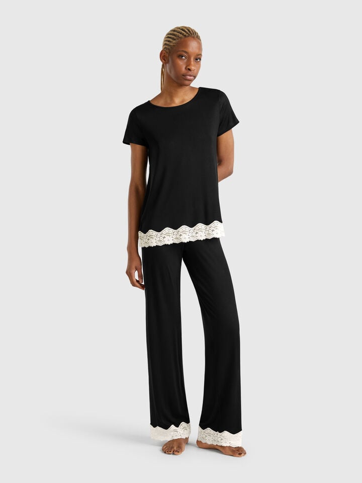 Benetton Short Sleeve Top With Lace Details Black