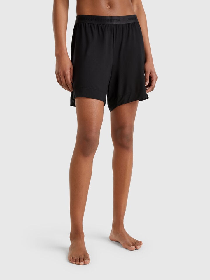 benetton Shorts in stretch Modal Black