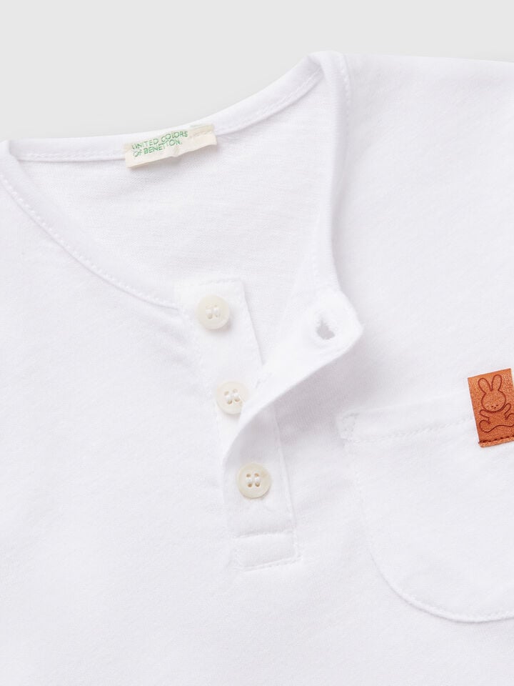 Benetton T-shirt With Henley Neck White