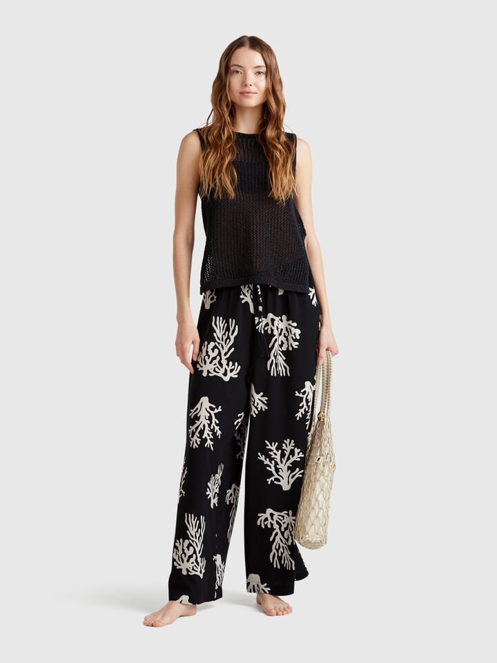 Benetton Trousers With Coral Print Black