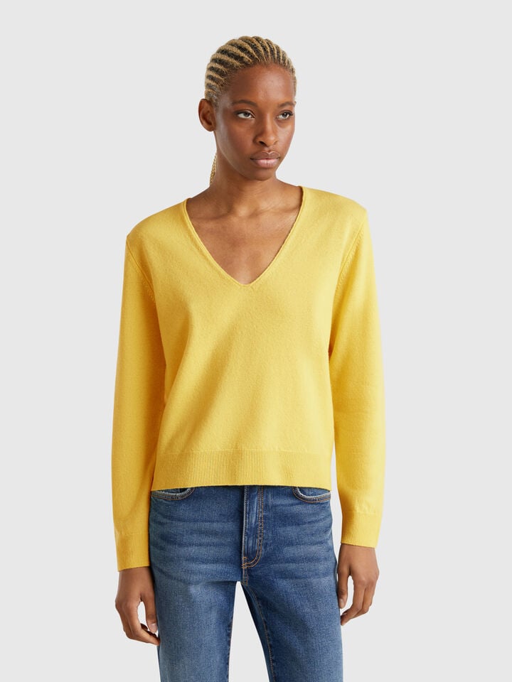 benetton V-neck sweater in pure Merino wool Yellow