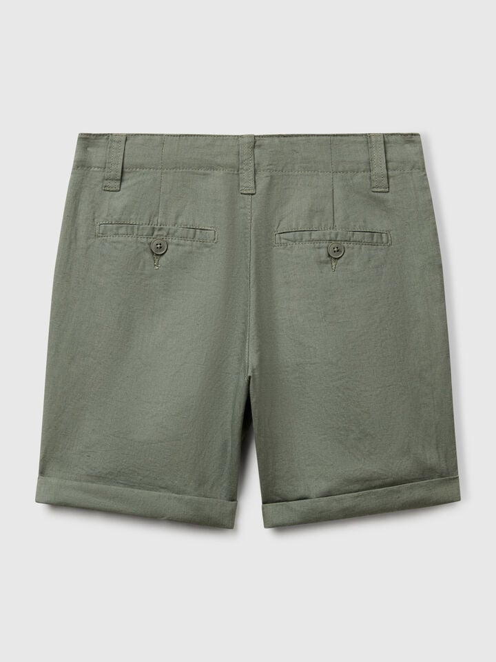 Benetton Chino Bermudas In Pure Linen Military Green