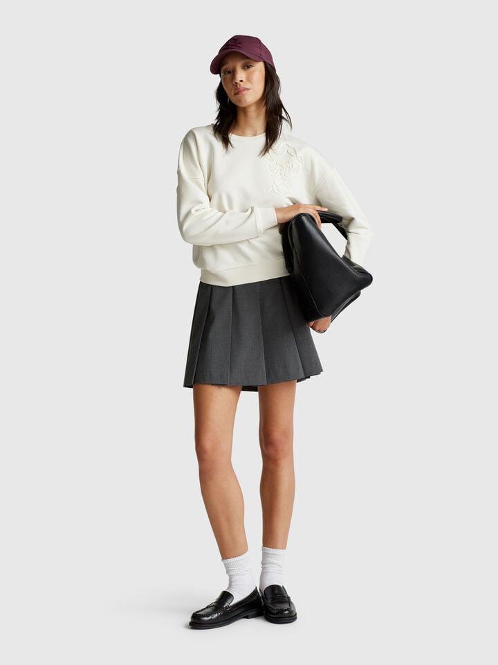 Benetton Regular Fit Sweatshirt With Applique Creamy White