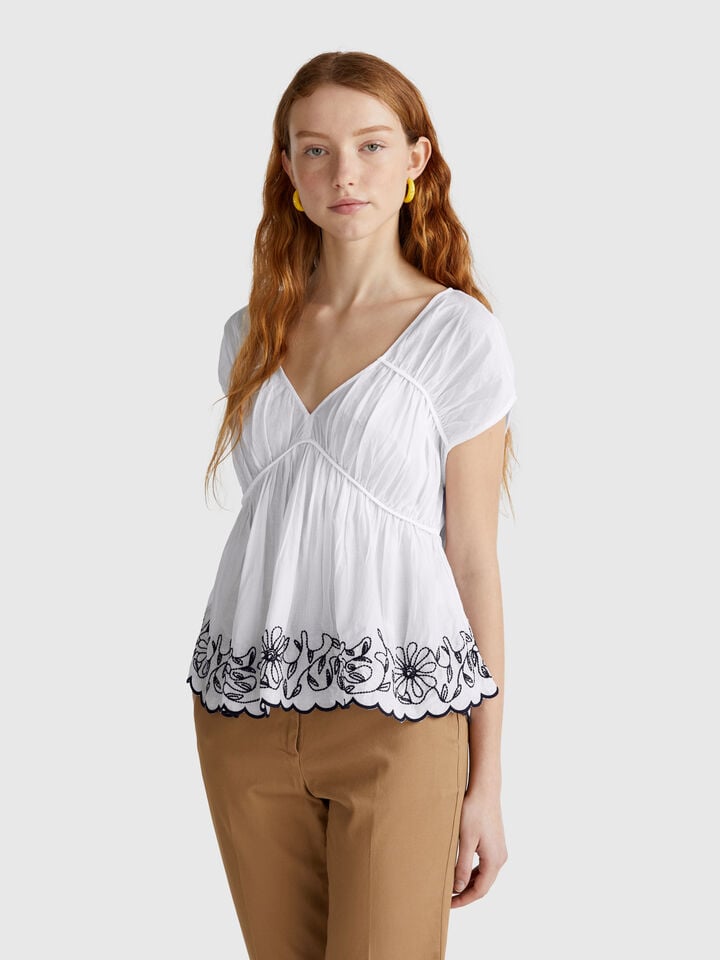 benetton Short sleeve blouse with floral embroidery White