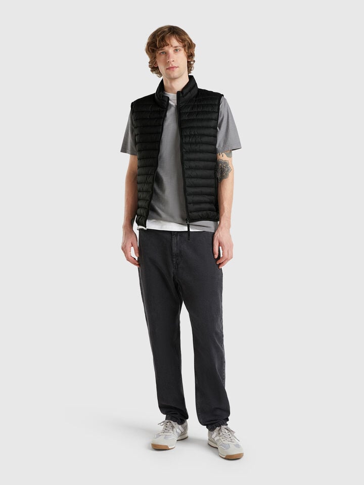 Benetton Sleeveless Regular Fit Jacket With Padding Black