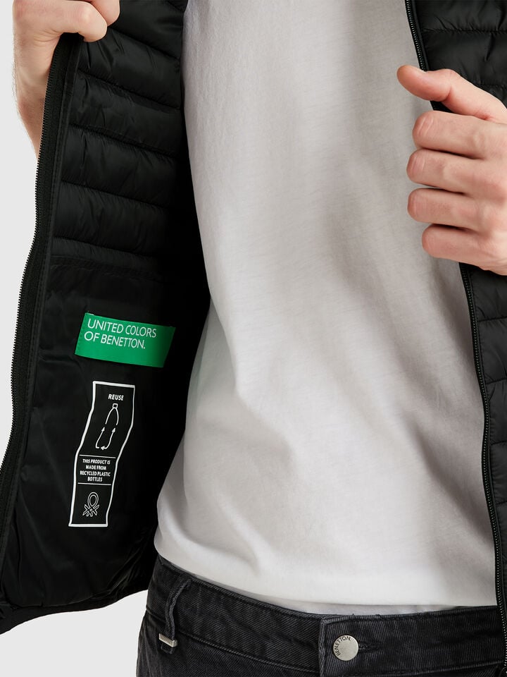 Benetton Sleeveless Regular Fit Jacket With Padding Black