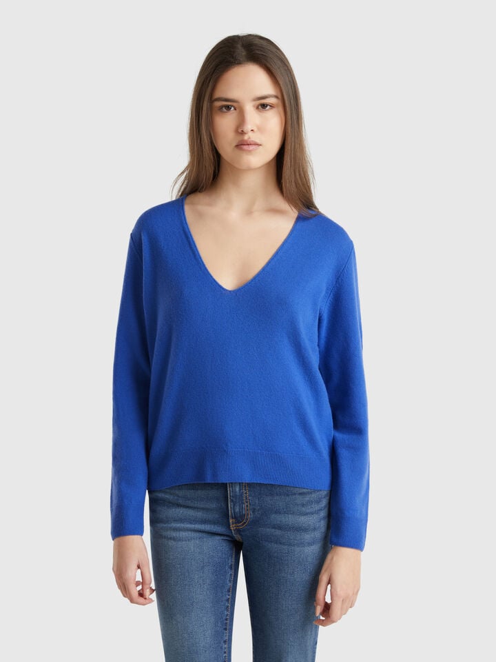 benetton V-neck sweater in pure Merino wool Bright Blue