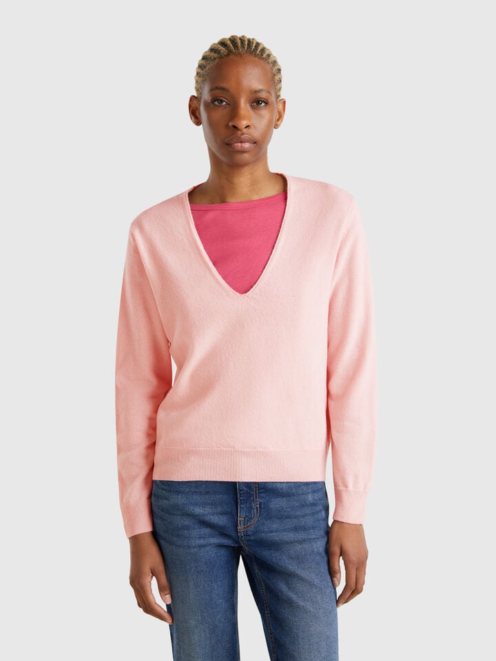 benetton V-neck sweater in pure Merino wool Soft Pink