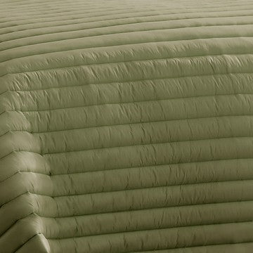Benzara Cabe 3 Piece Queen Comforter Set Polyester Puffer Channel Quilted Green - BM283910