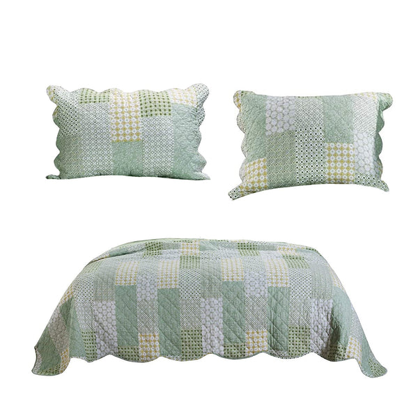 Benzara Reversible Fabric Queen Size Quilt Set With Geometric Pattern Motifs Green - BM219434