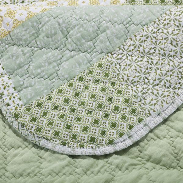 Benzara Reversible Fabric Queen Size Quilt Set With Geometric Pattern Motifs Green - BM219434