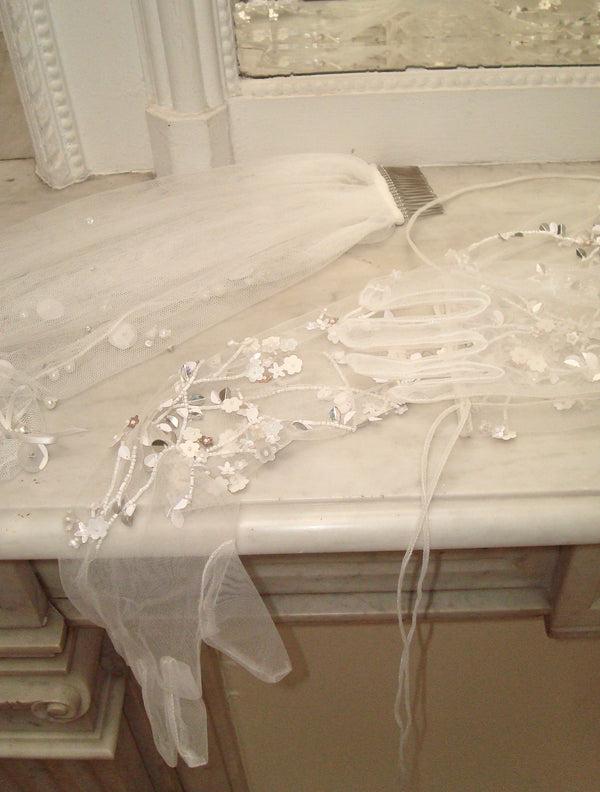 Bernadette Hand-embroidered Long Gloves