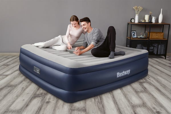 bestway Bestway Tritech Air Mattress King 22” with Built-in AC Pump and Antimicrobial Coating