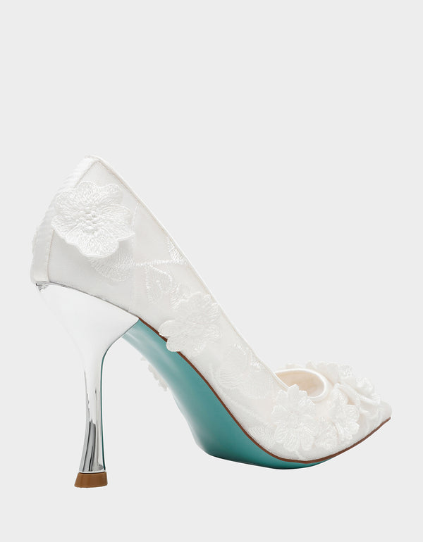 Betsey Johnson Aimey Ivory