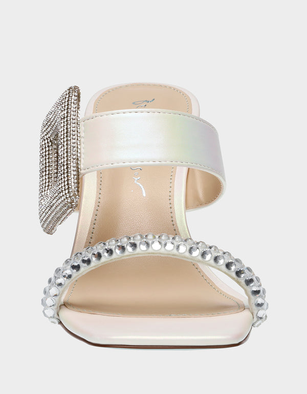 Betsey Johnson Anny Ivory