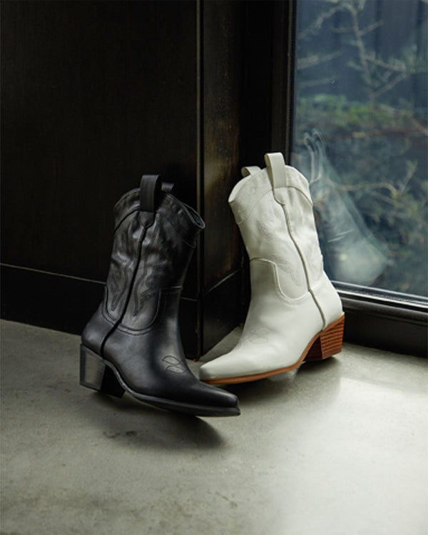 Betts BIRDIE Ankle Western Boots