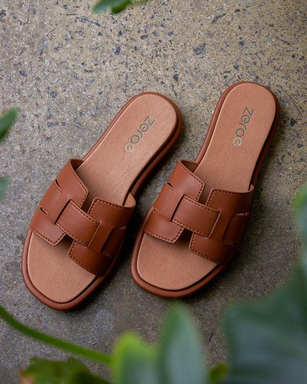Betts BLAIR Round Toe Slides