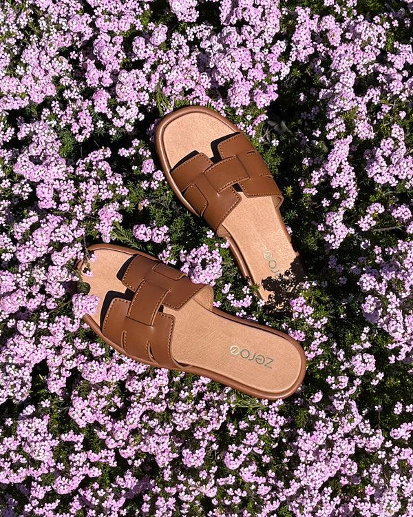 Betts BLAIR Round Toe Slides