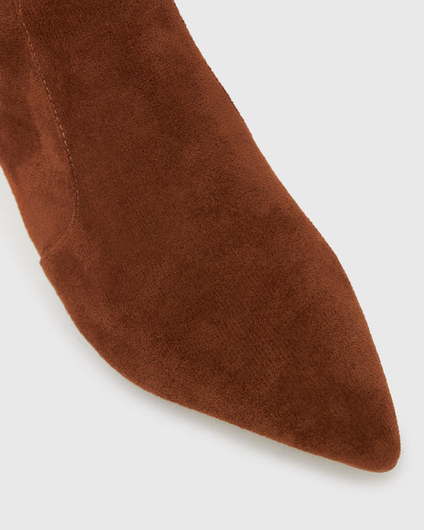 Betts BRAVE Pointy Toe Knee Boots