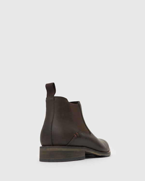 Betts QUIRK Plain Toe Chelsea Boots