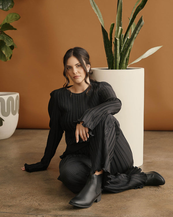 Betts Wider Fit ELLIOT Vegan Ankle Chelsea Boots