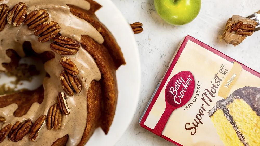 betty crocker Apple Cider Doughnut Cake with Maple Cinnamon Glaze