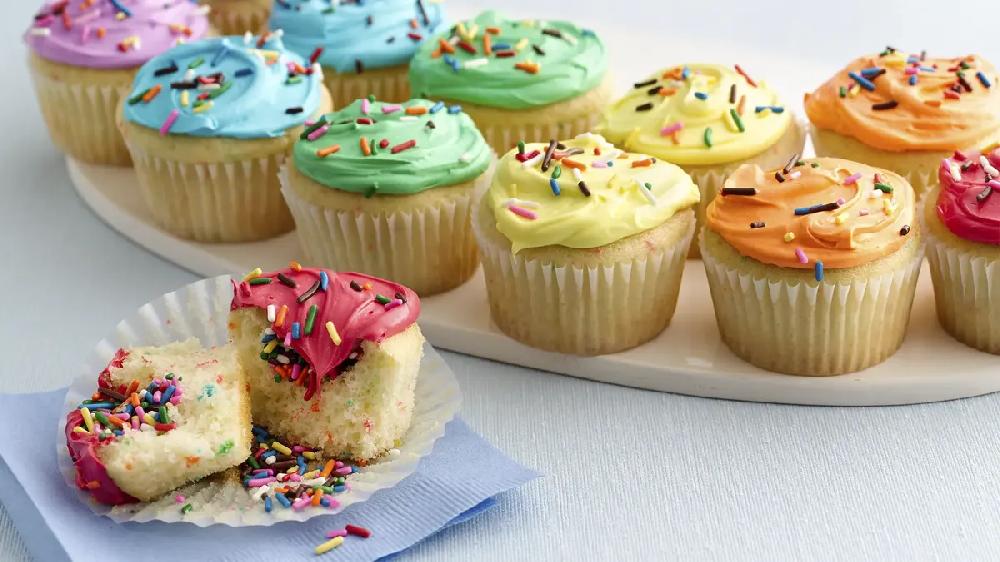 betty crocker Double Rainbow Cupcakes