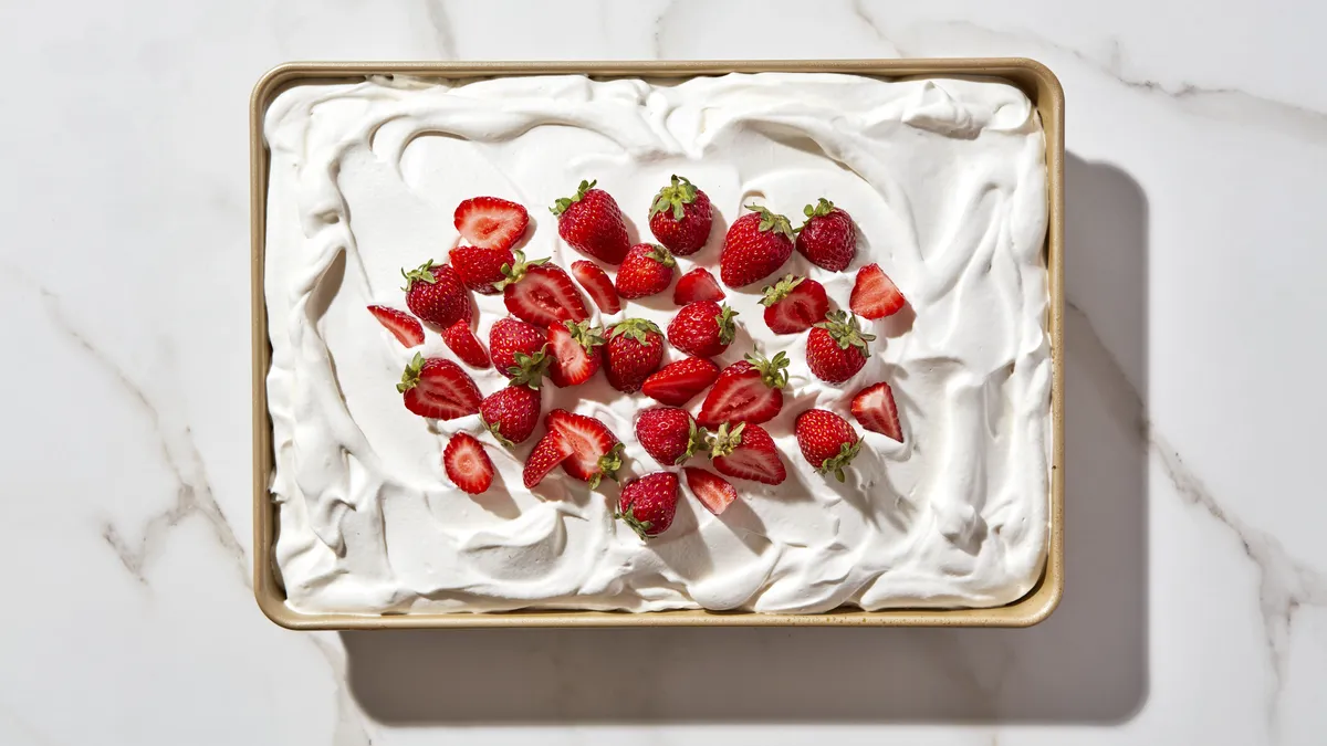 betty crocker Easy Strawberry Tres Leches Cake