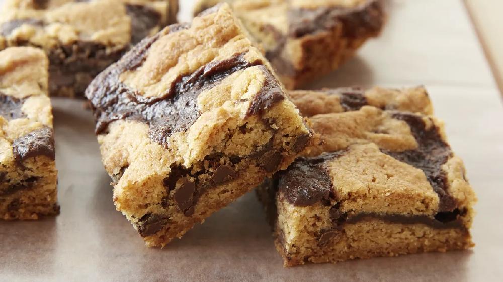betty crocker Fudgy Chocolate Chip Cookie Bars