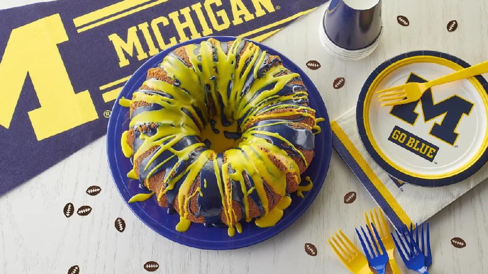 betty crocker Go Blue™ Bundt Cake