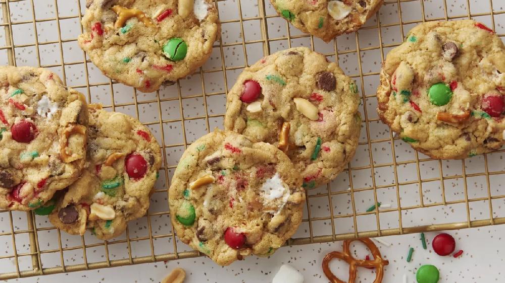 betty crocker Kitchen-Sink Christmas Cookies