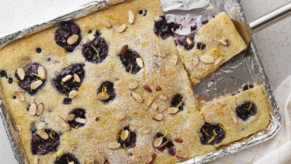 betty crocker Lemon-Blueberry Sheet-Pan Pancake
