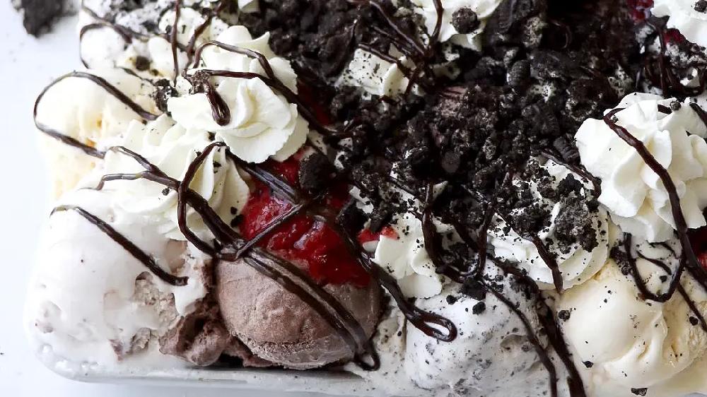 betty crocker Loaded Sheet-Pan Brookie Sundae