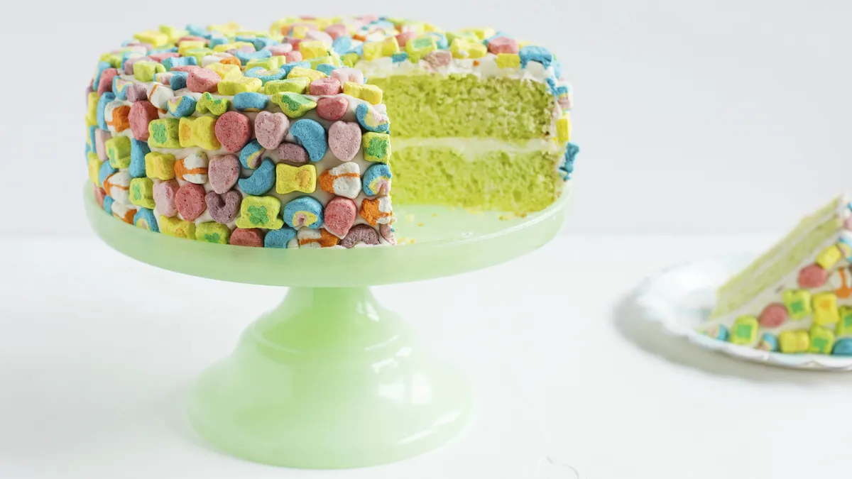 betty crocker Lucky Charms™ Cake