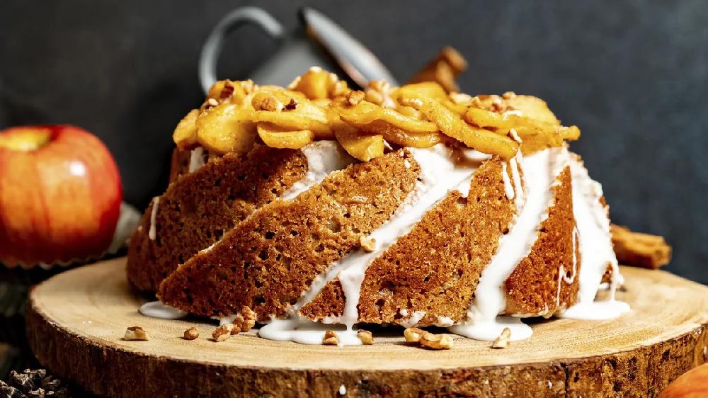 betty crocker Maple-Glazed Apple Cake
