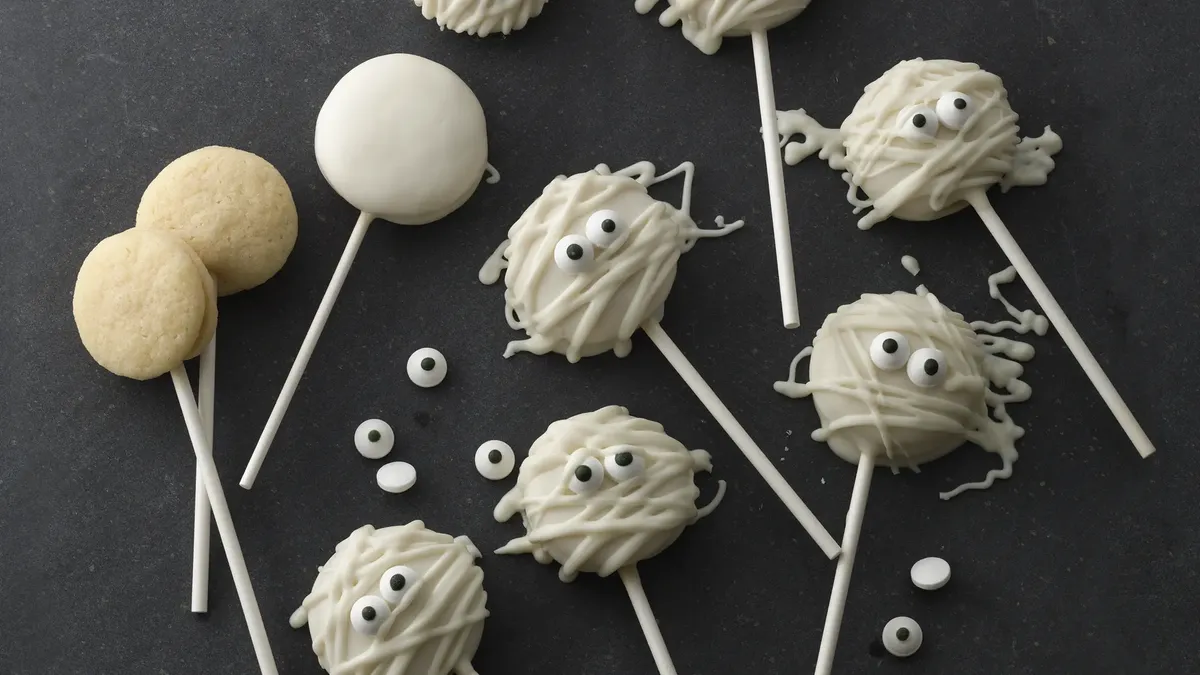 betty crocker Mini Mummy Cookie Pops