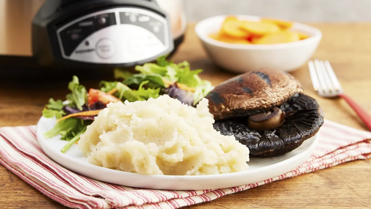 betty crocker Slow-Cooker Vegan Mashed Potatoes