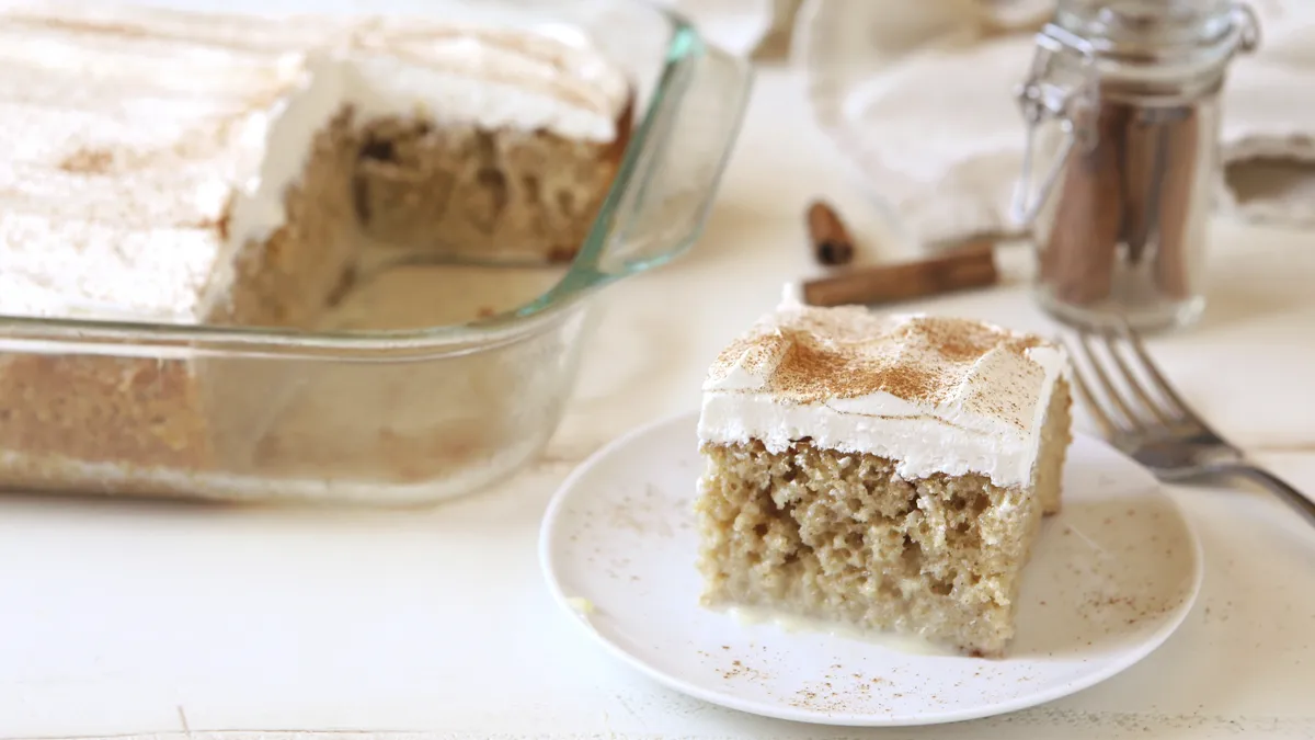 betty crocker Snickerdoodle Poke Cake