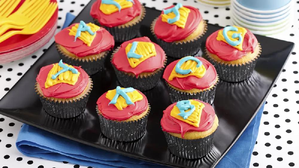 betty crocker Superhero Cupcakes