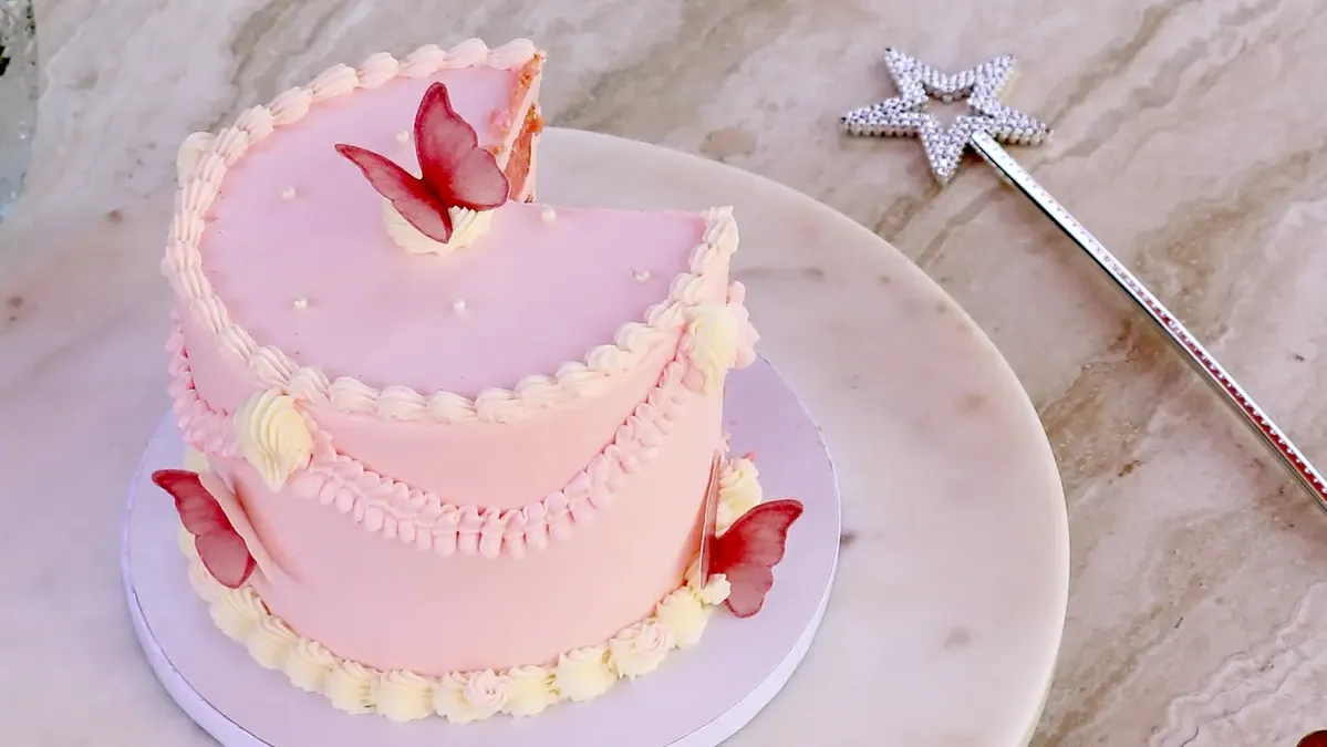 betty crocker Wickedly Sweet Good Witch Cake