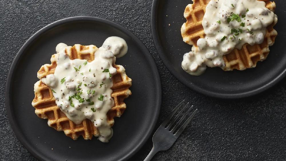 betty crocker Biscuit Waffles with Turkey Sausage Gravy